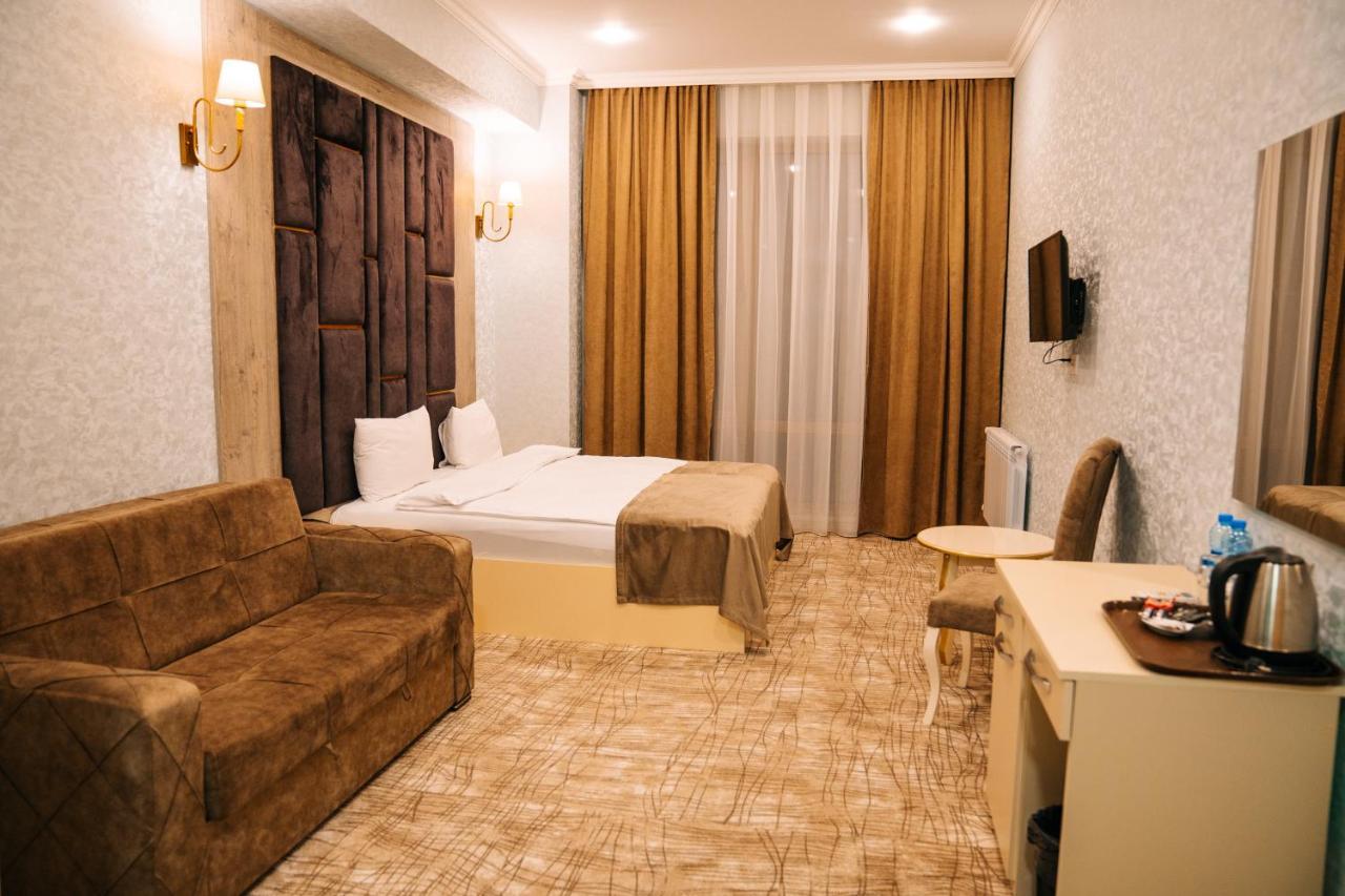 The Clocktower Hotel Baku Exterior photo